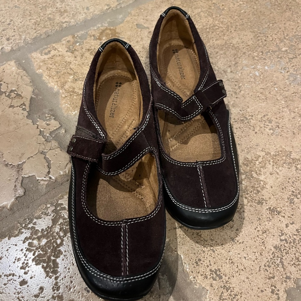 Naturalizer Brown Suede Mary Jane 6 M